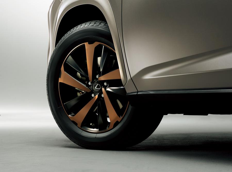 Колеса Lexus NX300 Bronze Edition 2020 года  (JP) (фото 9 из 12)